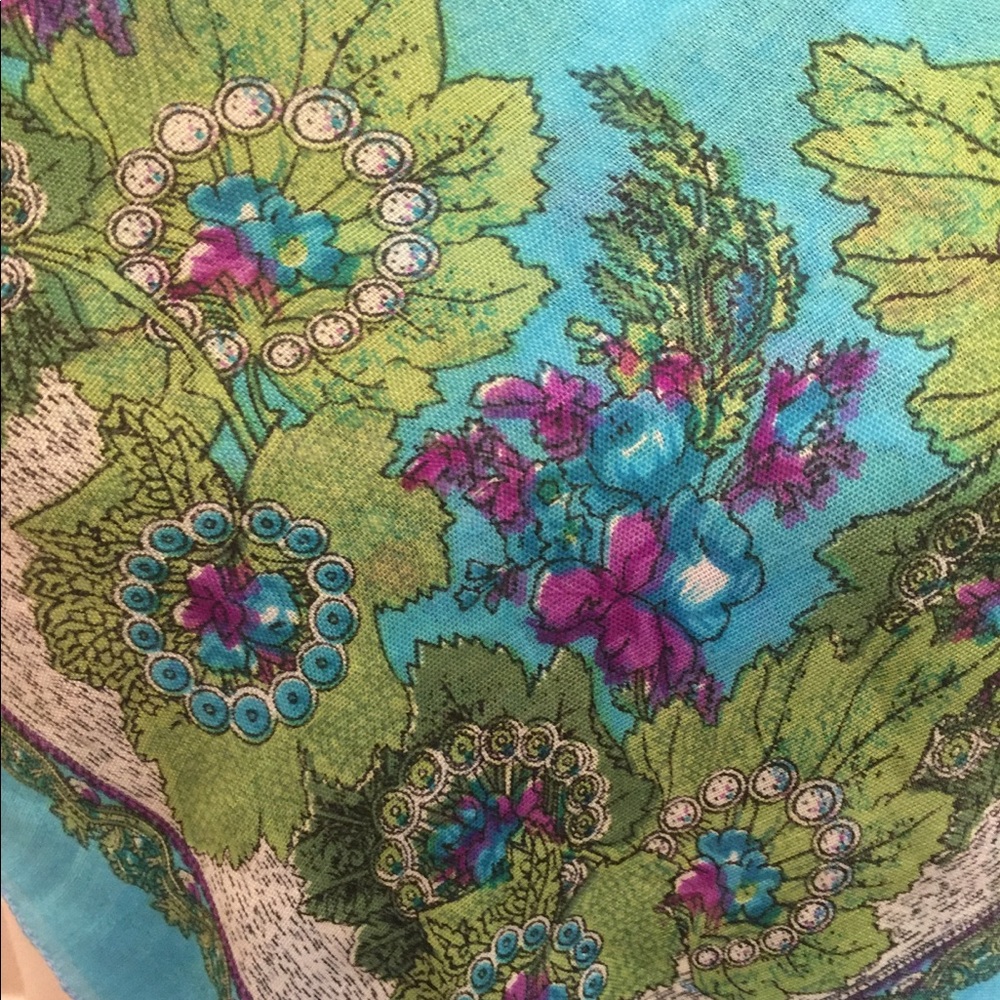 Oversized blue green floral scarf - Picture 5 of 8